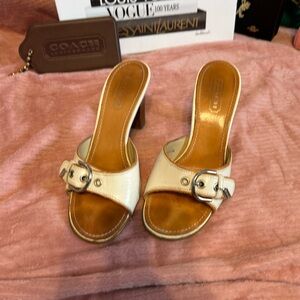 Coach Women's vintage Daryn heels